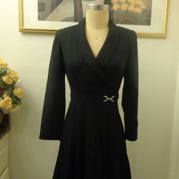 Kenar Petite Long Sleeve Black Dress - Picture 2 of 8
